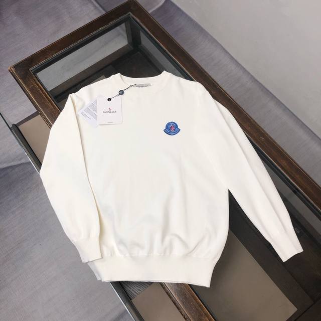 Mon*Cler's latest exclusive men's casual pullover sweater ~ A classic, simple, a