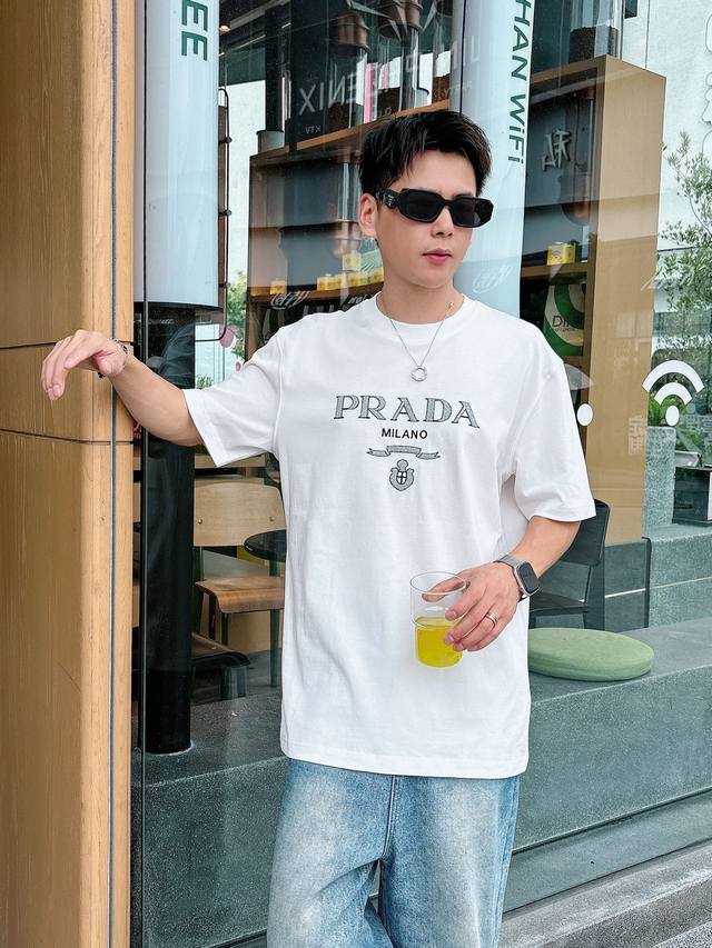 Prada's new 2025 Spring/Summer collection debuts at the official counter. High-e