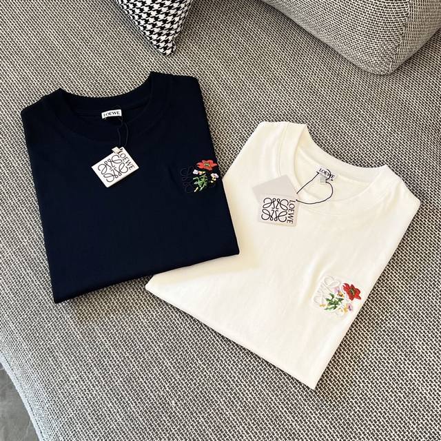 Loewe's new summer 25Ss short-sleeve top! Wear it with a custom-made short-sleev
