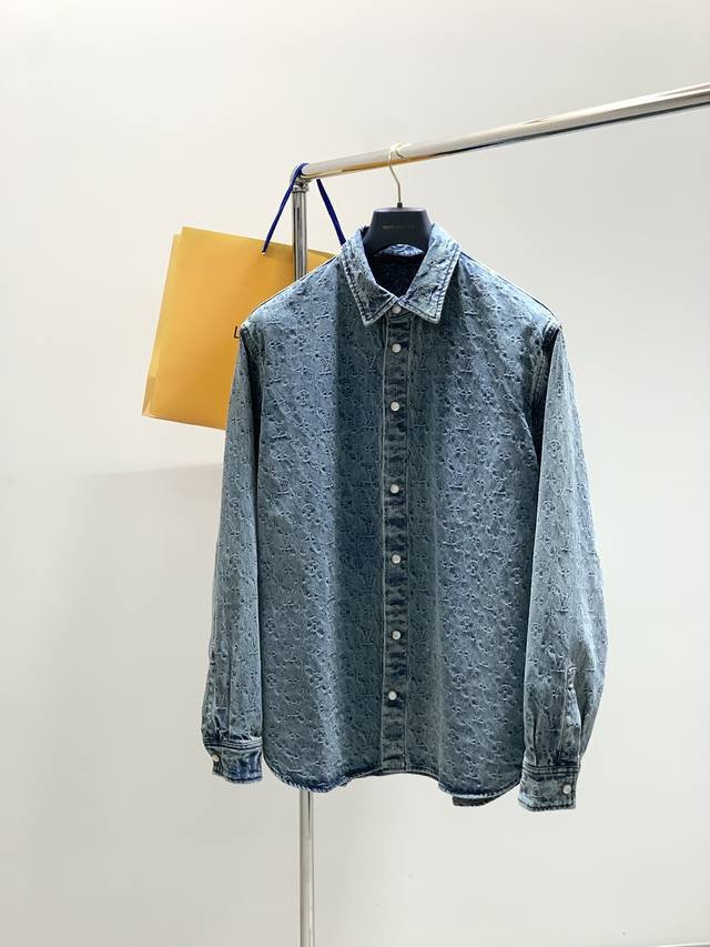 Louis Vuitton, the latest fall and winter styles, now available in our stores, t