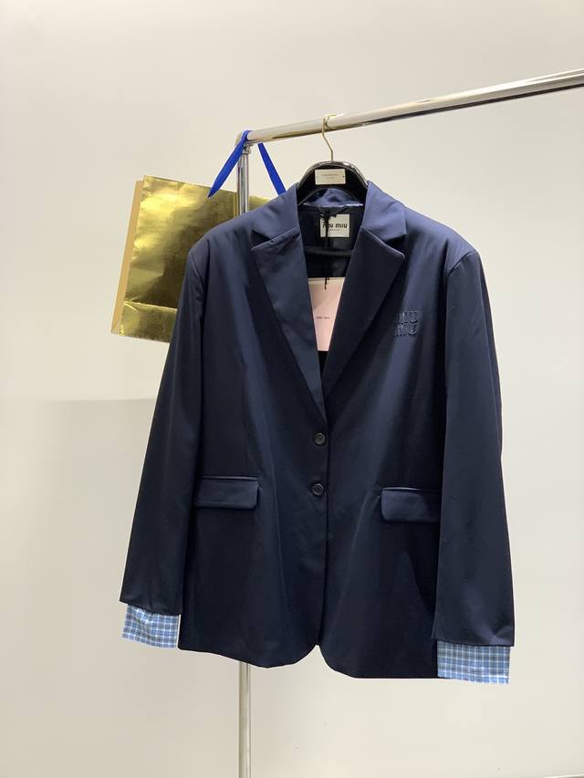 Miu Miu 2025 autumn newest product, available in the counter at the same time, o