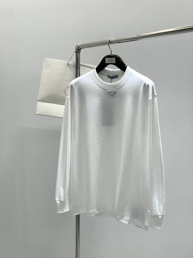 Prada, the latest product for summer 2025, available at the counter simultaneous