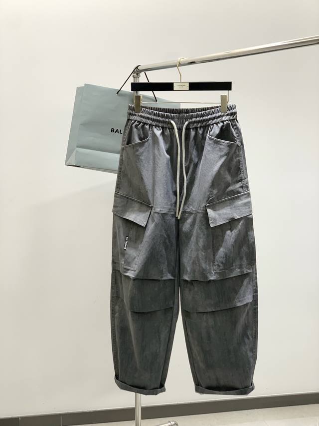 Balenciaga, the latest fall 2025 products, available at the counter at the same
