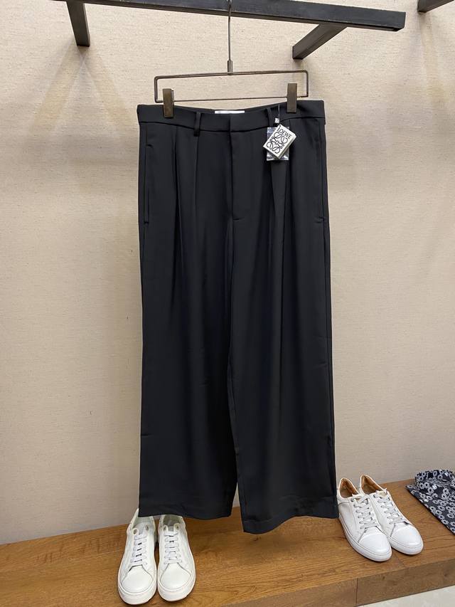 Loewe, embroidered straight-leg trousers DDD. Fabric: is a blend of 96% viscose