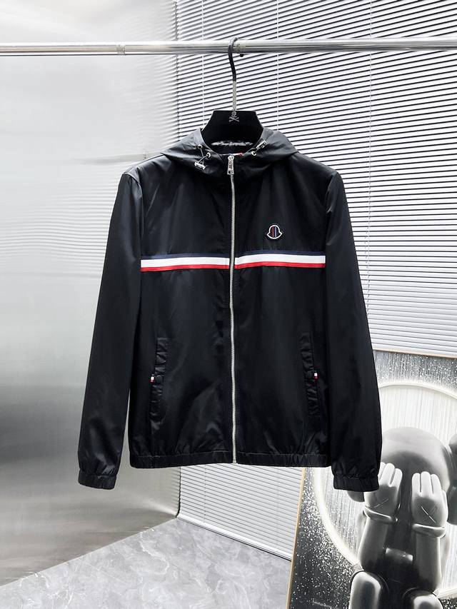 Moncler's new 2025 hooded jacket, a high-end version! Custom-made fabrics are b