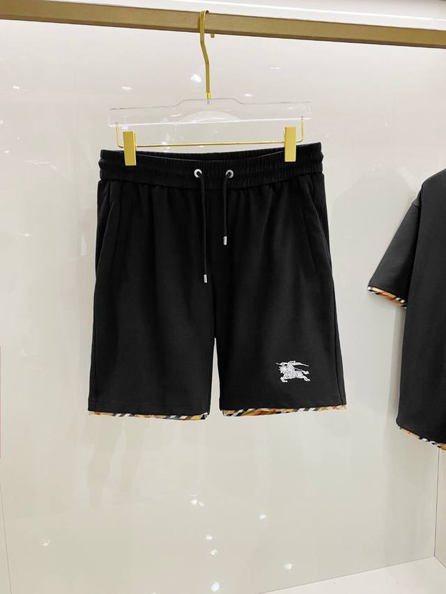 Set of Burberry's latest 2025 spring and summer styles, unisex, classic design