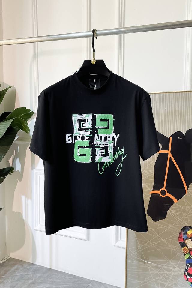 Givenchy - 2025 Spring/Summer new unisex short-sleeved T-shirts, sold simultane