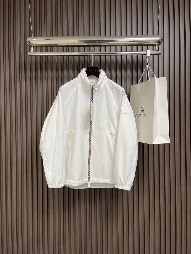 Burberry's new 2025Fw checked nylon sun protection jacket with a stand-up collar