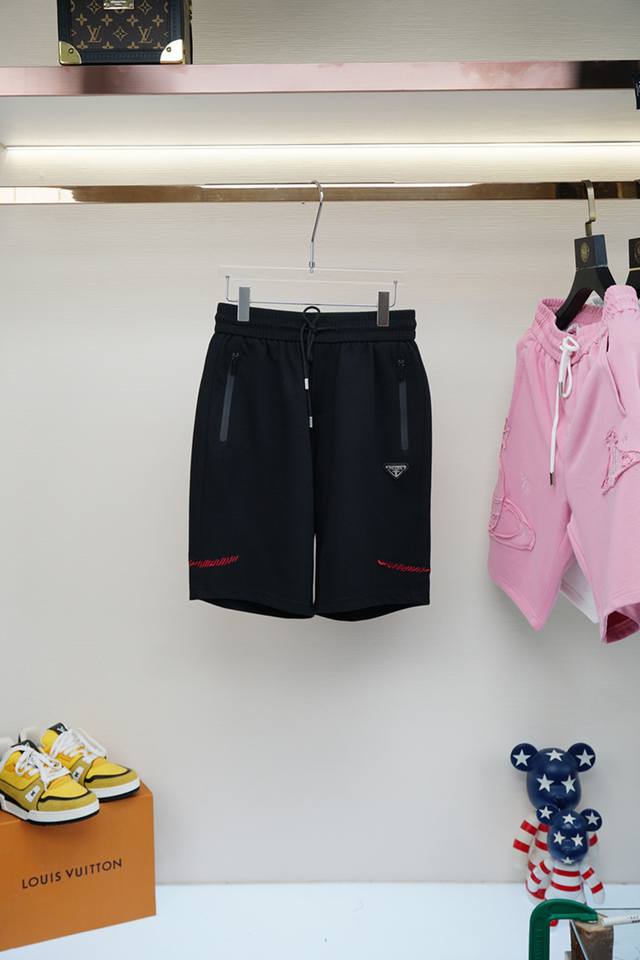 Prada 2025 hot-selling shorts, made of ultra-thin pure cotton for a smooth and