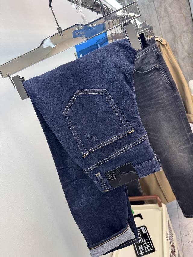Loewe 25 color-dyed custom-made, non-fading denim. Luxurious 25 SS official webs