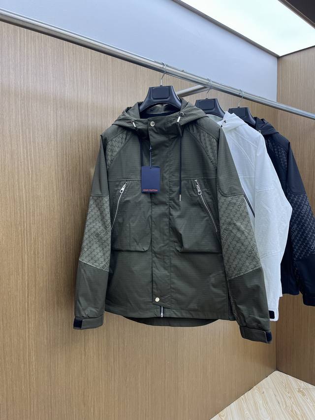 Autumn and Winter Lv2530Ss releases its new early fall hooded jacket from Donkey