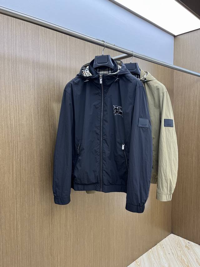 Autumn/Winter Bbr 2530Ss Early Fall's new Burberry hooded jacket features a plai