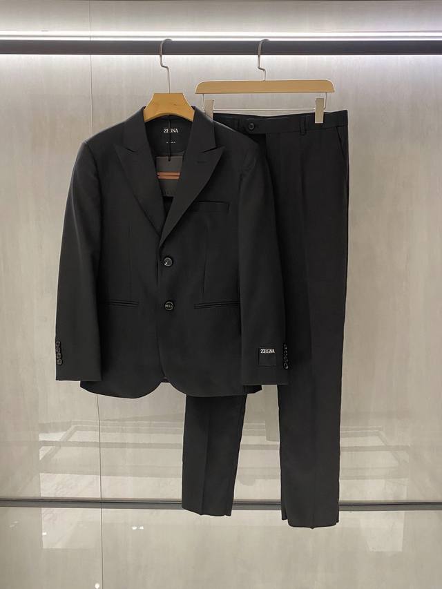 New arrival: the Ez Jie Family men's business casual wool suit. Produced by a h