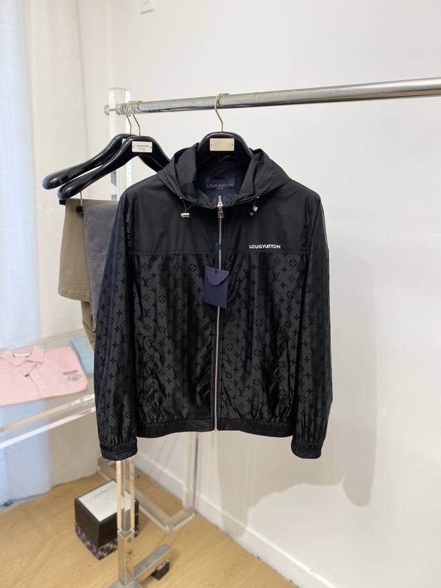 Louis Vuitton, 2025 new jacket, stylish and handsome, top-notch printed letter