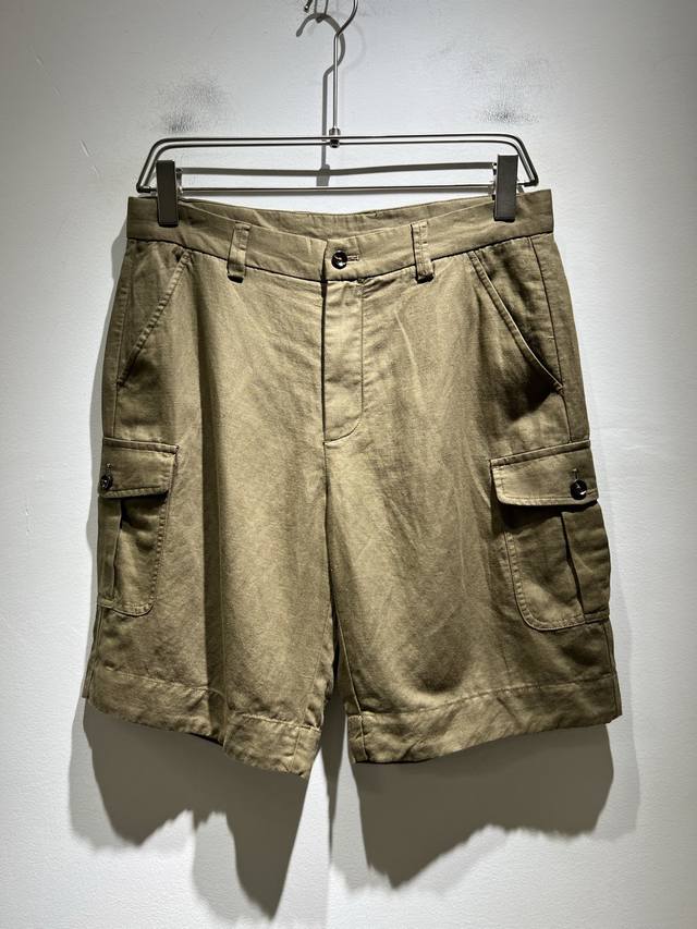 Loro Piana's latest men's trade-order shorts for Spring/Summer 2025, in perfect