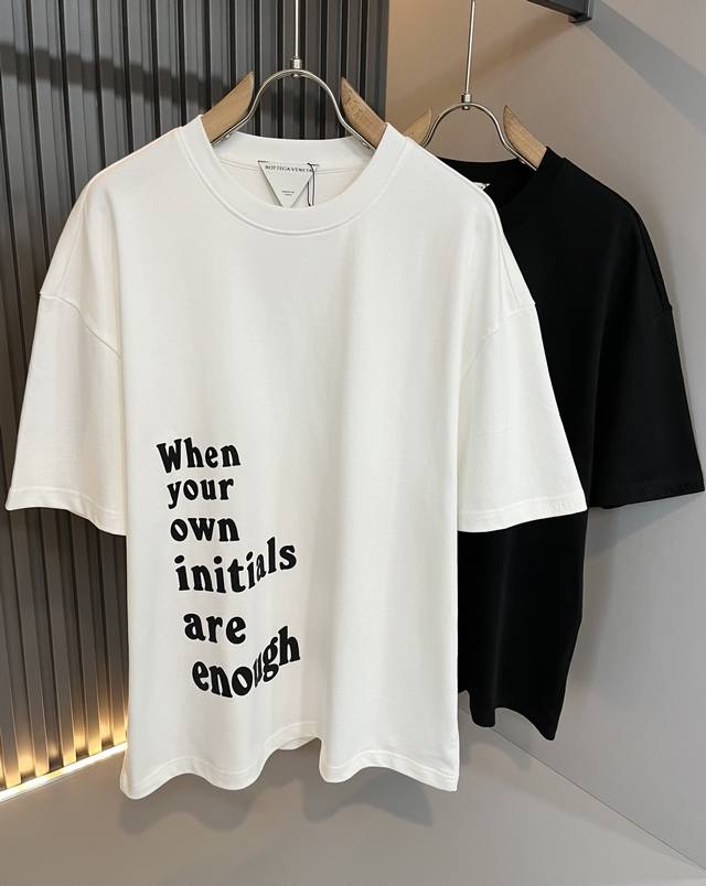 Bottegavene*A's new 2025 Spring/Summer men's short-sleeved T-shirt. This is the
