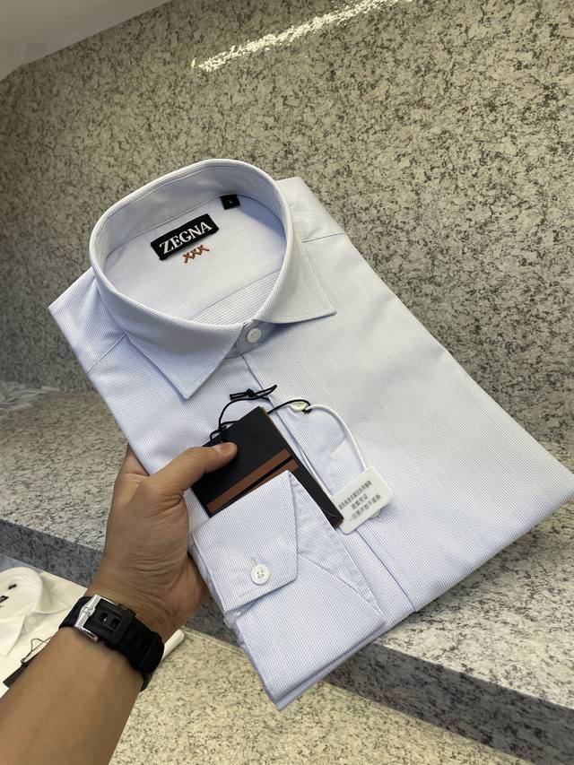 Zegna autumn/winter shirt, expertly crafted with custom embroidery, the collar d