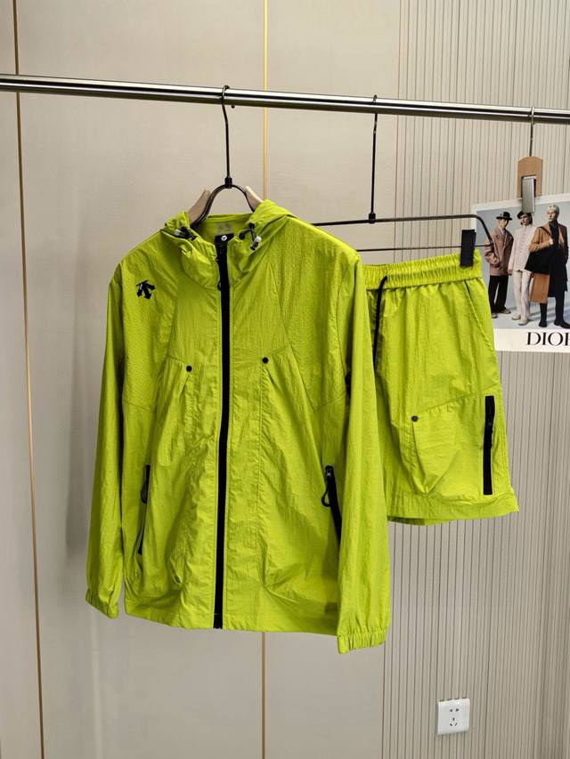 Descente. 2025 Spring and Summer classic sun protection suit, super soft fabric,