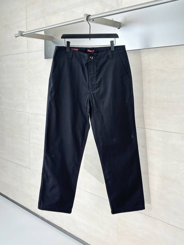 Gucc* Gucci Classic Yarn-Dyed Small Logo Casual Pants DDD. The overall design is