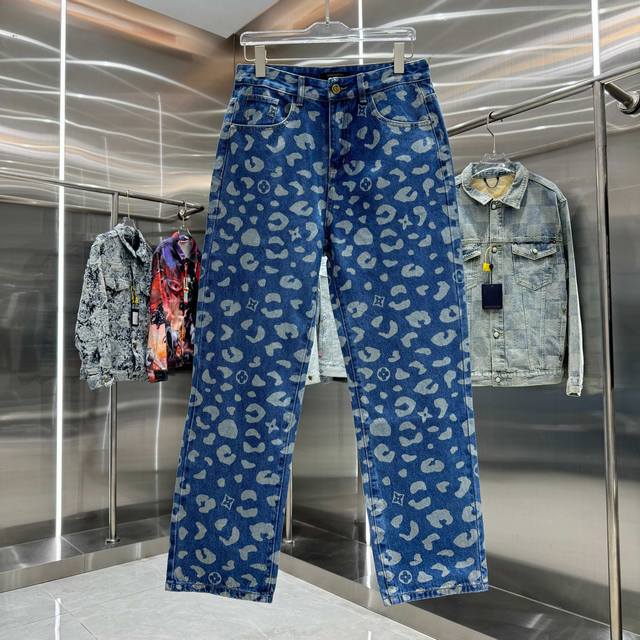 Lv Louis 25 new monogram jeans! A special, new brand leather label, a heavyweigh
