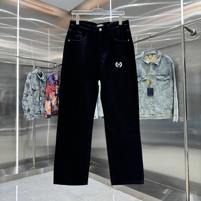 Paris 25 new arrival, letter embroidered back pockets and laminated logo jeans!