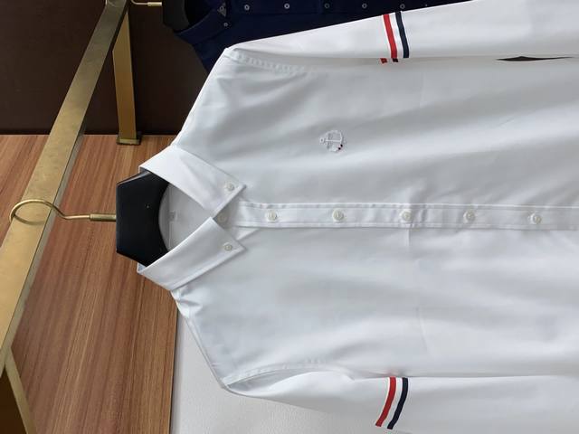 Tb 2025 Men's shirt, business casual slim fit! Perfect for both business and lei