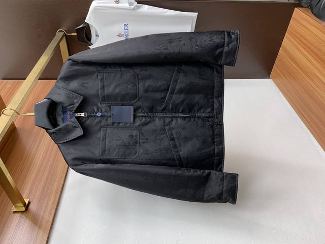 Lv Louis Vuitton's 2025 Fall/Winter new collection, manufactured by the official