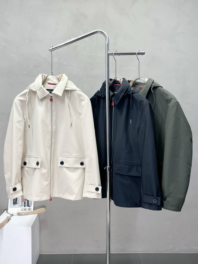 Kiton's exclusive, latest fall/winter fashion hooded jacket features a detachab