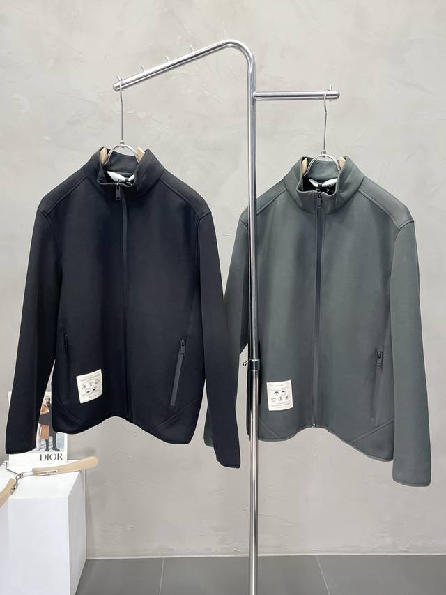 Exclusively for Zegna, this stylish autumn/winter jacket is the latest in fashi