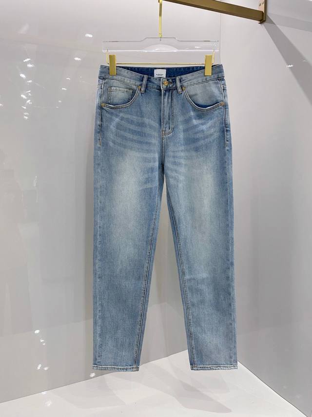 Burberry's new 2025 Fall/Winter men's casual jeans, top quality! Order through