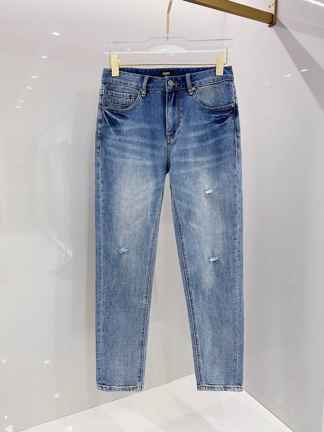 Fendi 2025Ss autumn and winter new slim-fit jeans with perfect washing process,