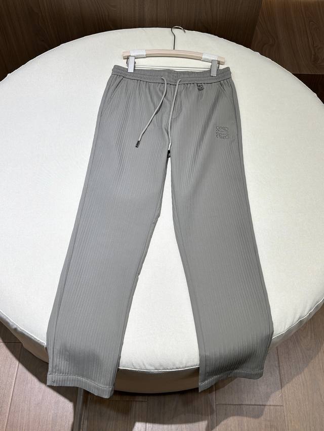 No need to doubt it! Let me emphasize first! Don't look for similar pants online