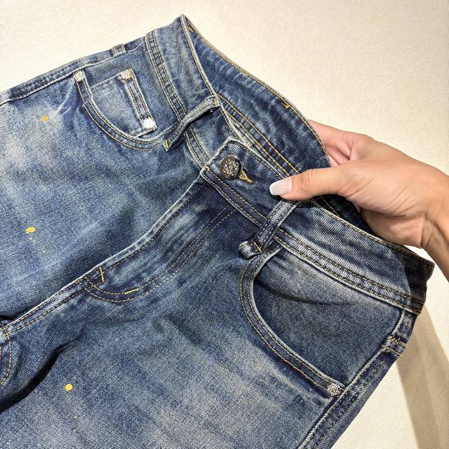 The waistband has been specially treated for anti-slip wear! Clothes won't ride