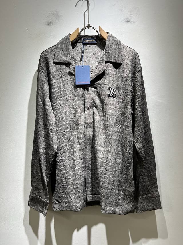 Louis Vuit*On's new fall 2025 affordable unisex shirts are the Louis Vuit brand'