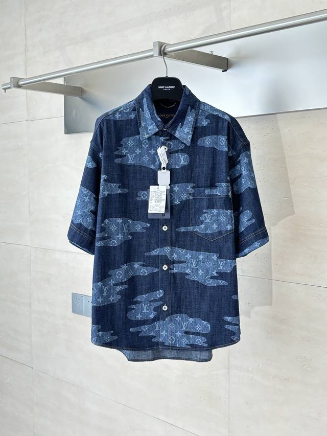 Lv Louis Fw25 Nigo collaboration short-sleeved cloud chambray shirt. DDD. This c