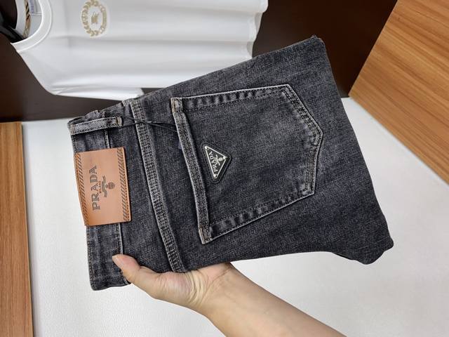 Prada 25Ss men's slim straight jeans for fall and winter. These new fall and win
