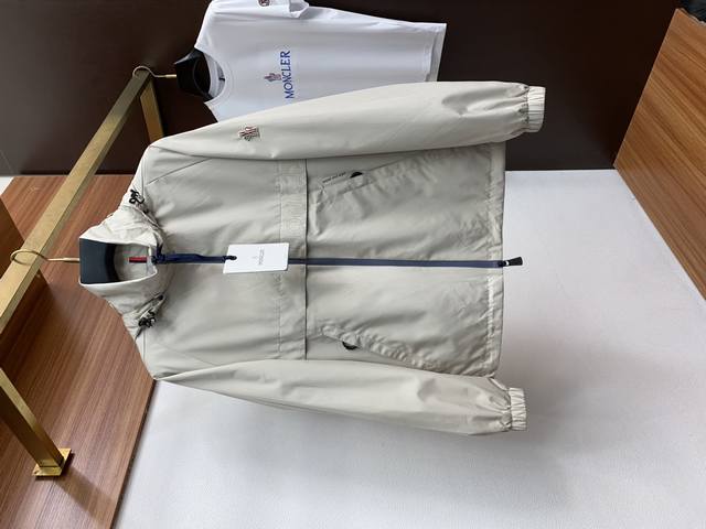 Moncler's 2025 Fall/Winter new official website, high-end, original OEM product,