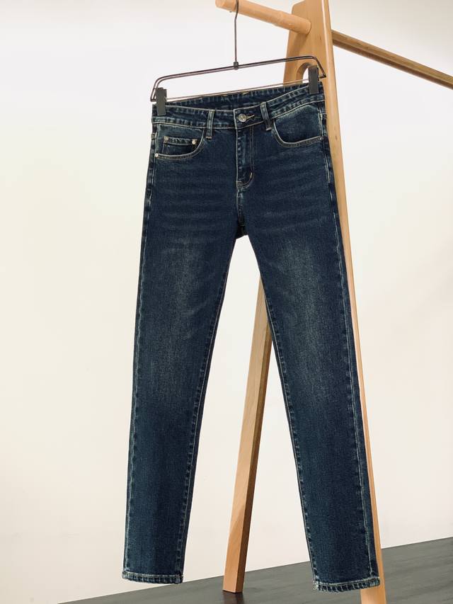 Tom Ford's new jeans from the 2025 Early Fall collection are high-fashion denim