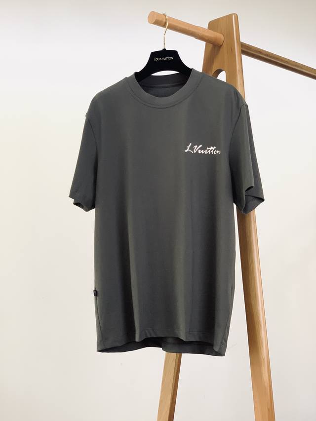 Louisvuitton 2025 Spring/Summer new arrival, monogram print T-shirt. The delicat