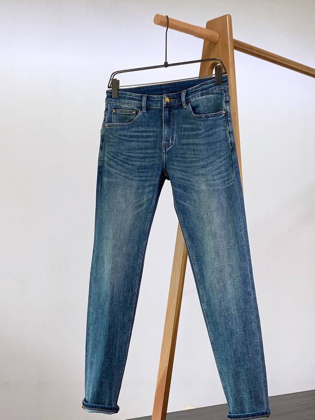 Louisvuitton Louis Vuitton Donkey King bombshell jeans I absolutely love this pa