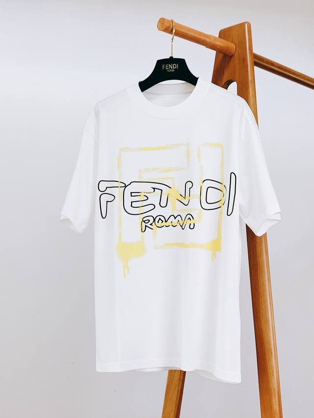 Fendi's new casual printed T-shirt from the 2025 Spring/Summer collection. The c