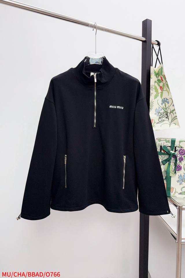 O766 Mu Miumiiu Classic Half-Zip Stand-Up Collar Sweatshirt This classic half-zi