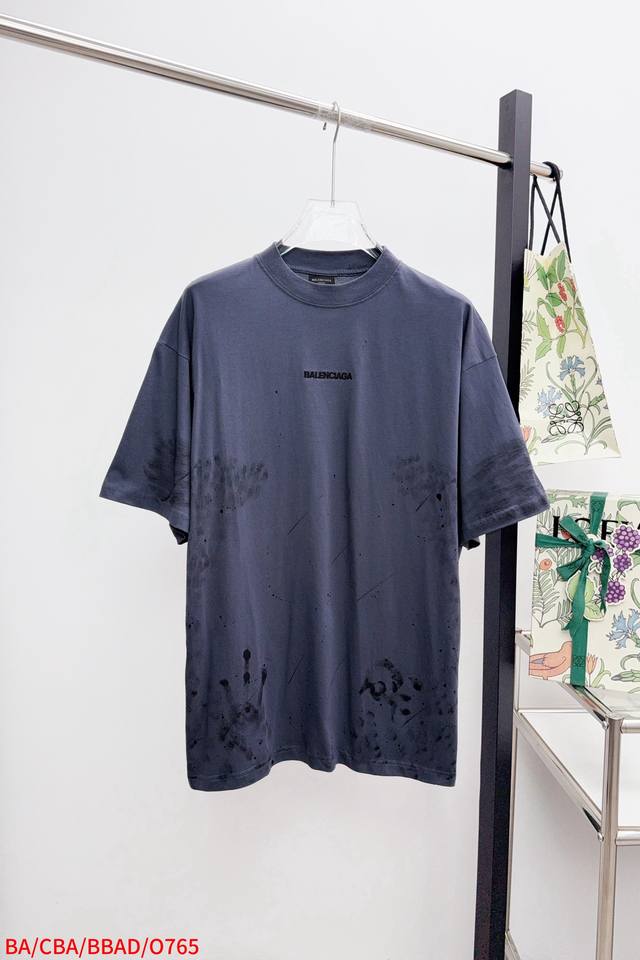 O765 Ba Balenciaga Paris Blcg ink distressed embroidered short-sleeve top. Made