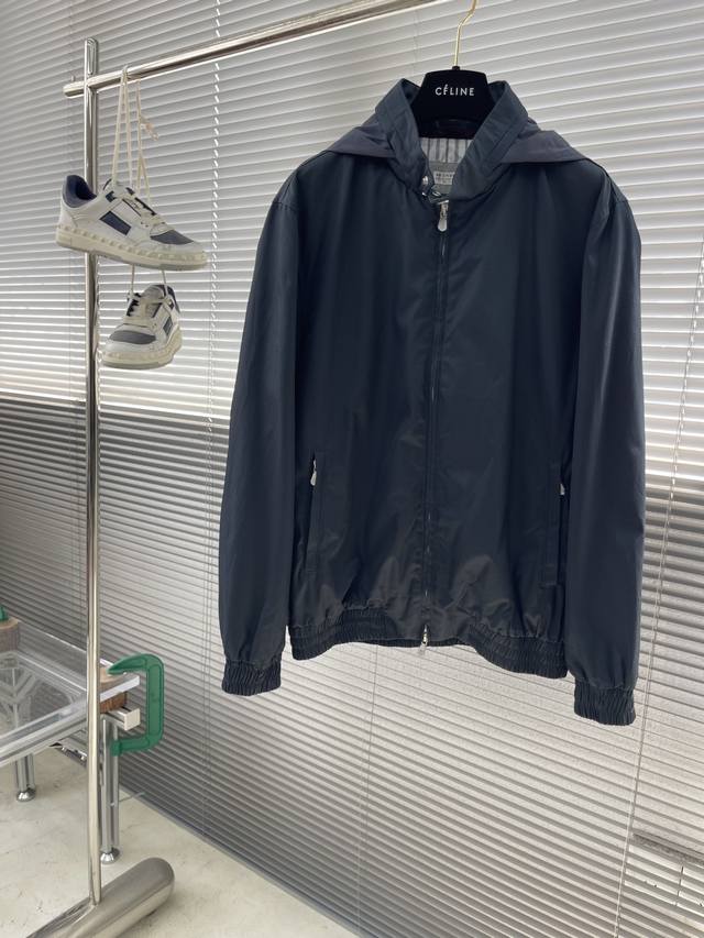 Bc 25Fw's new hooded jacket, DDD, is a stylish "magic cape" that instantly trans