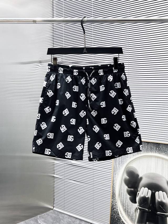 Dolce & Gabbana's new 2025 Spring/Summer collection, the latest casual shorts. T