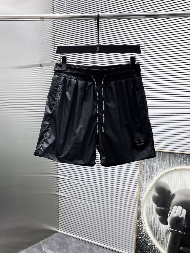 Dolce & Gabbana's new 2025 Spring/Summer collection, the latest casual shorts. T