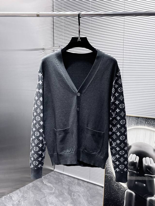 Louis Vuitton's new autumn/winter wool blend long-sleeved cardigan sweater is a