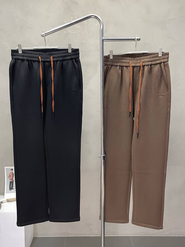 Exclusively for Zegna, these new, high-end casual pants are available! Custom-m
