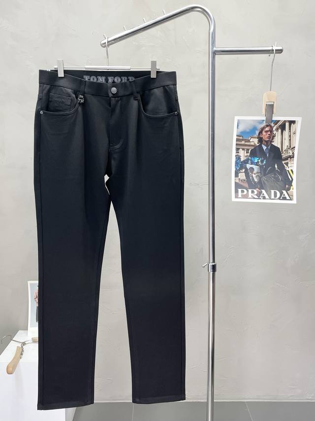 Exclusively from Tom Ford, these high-end new casual pants are available! Made
