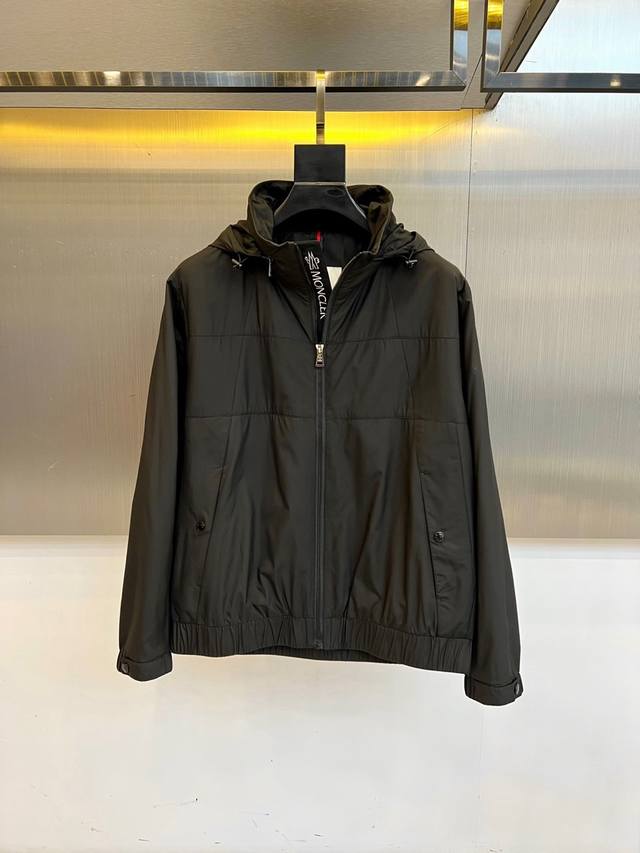 Mon, 2025 autumn and winter new jacket. This quilted hooded jacket defines your